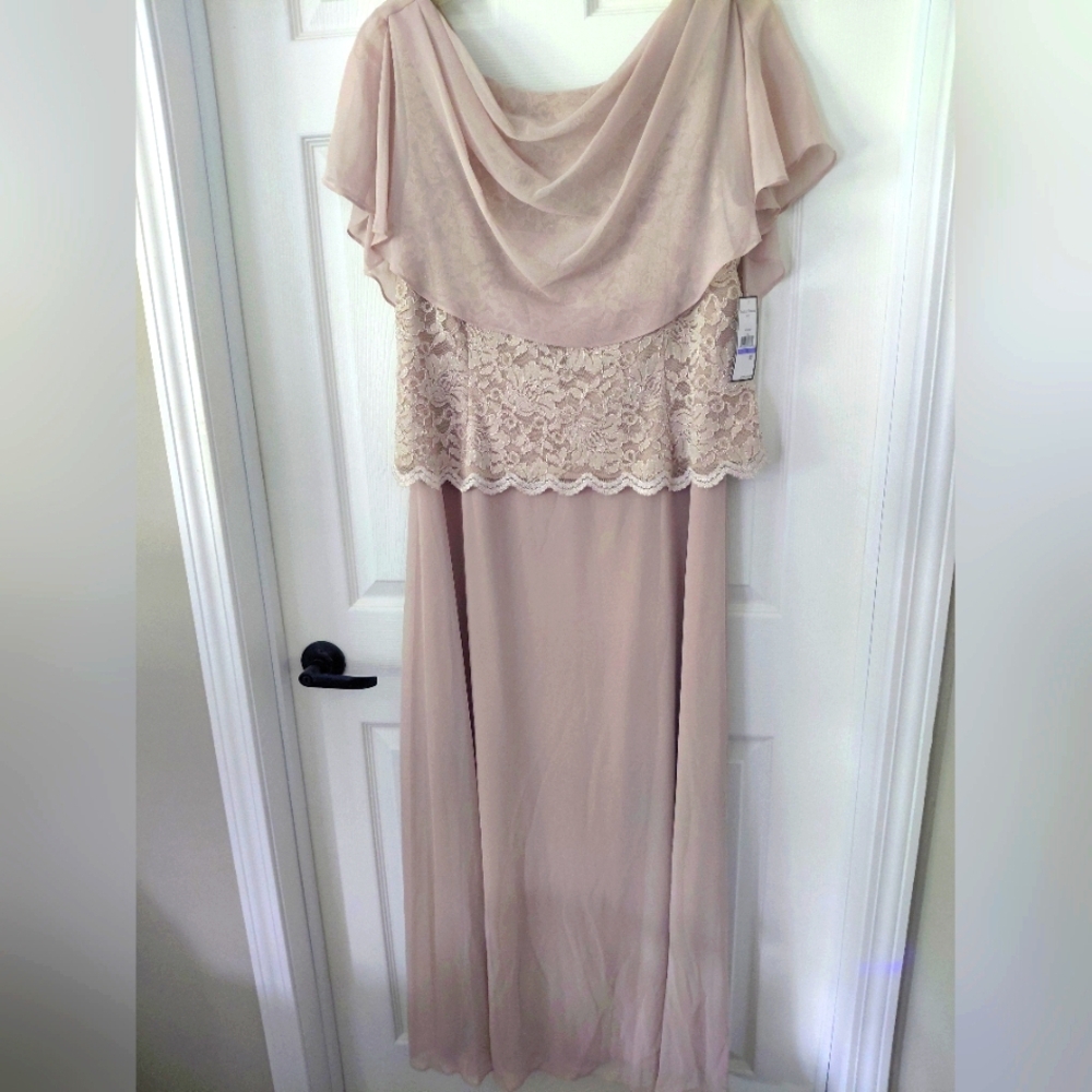 Jessica Howard Cream Lace Dress